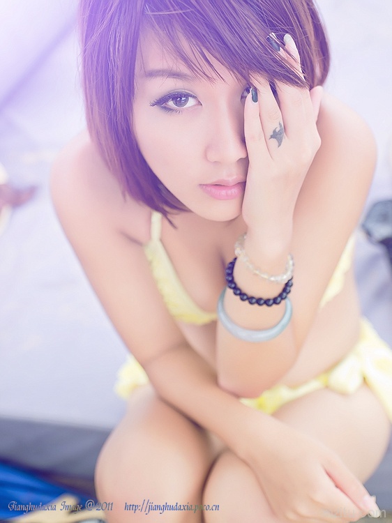 比基尼辣妹海边写真