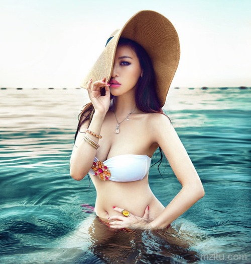 迷人美女水下唯美写真