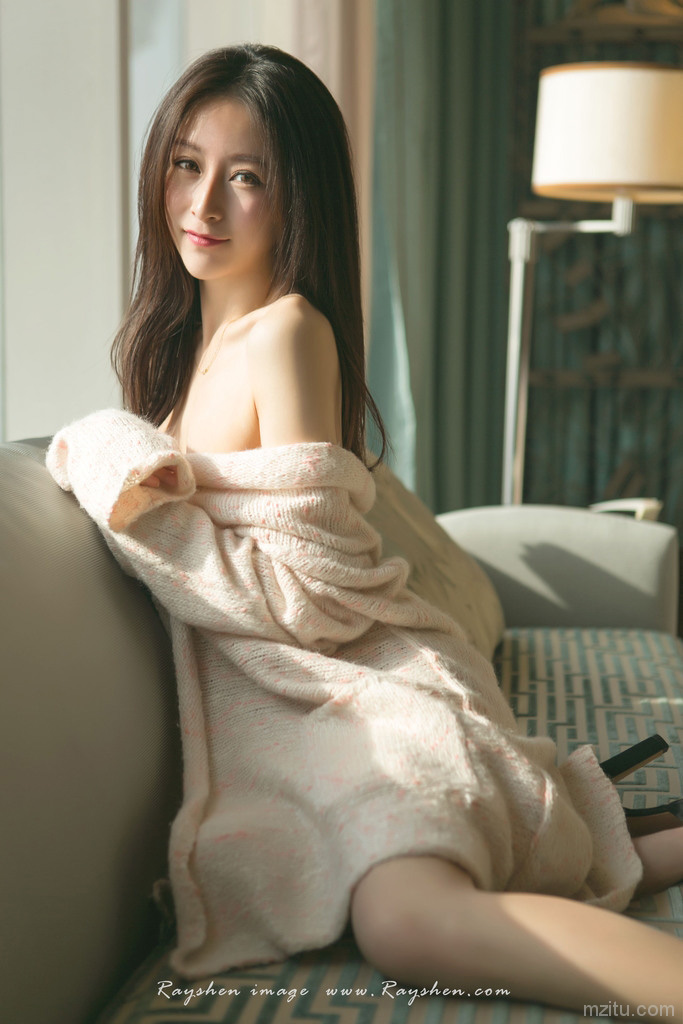 美女安安黑色蕾丝