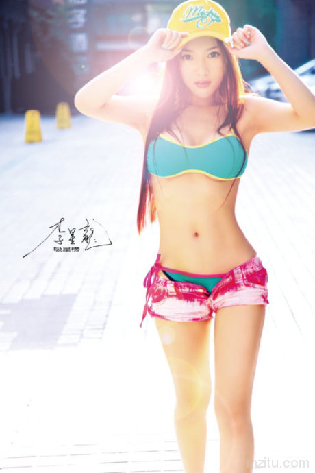 张杨一纯/棚拍/海军帽白内衣