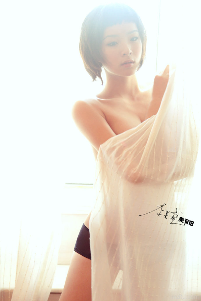 水瓶座舞院女生私房写真