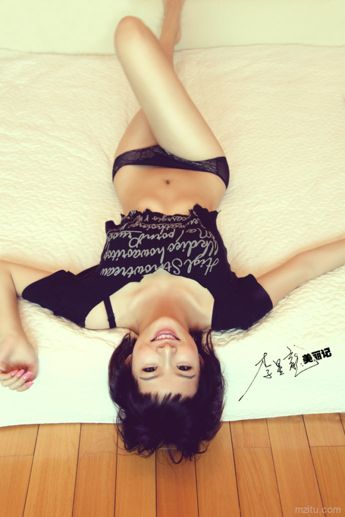 水瓶座舞院女生私房写真