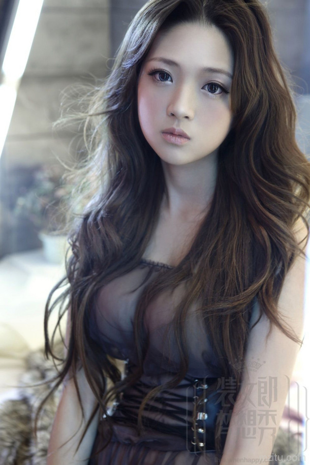 “童言巨乳”萝莉，萌神教主黎梦恬Maity写真