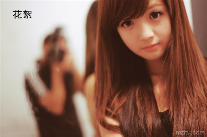 “童言巨乳”萝莉，萌神教主黎梦恬Maity写真