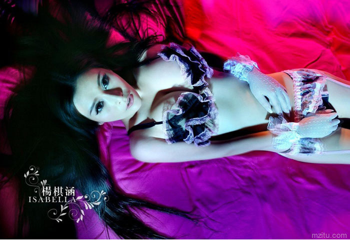 杨棋涵内衣丝袜喷血诱惑