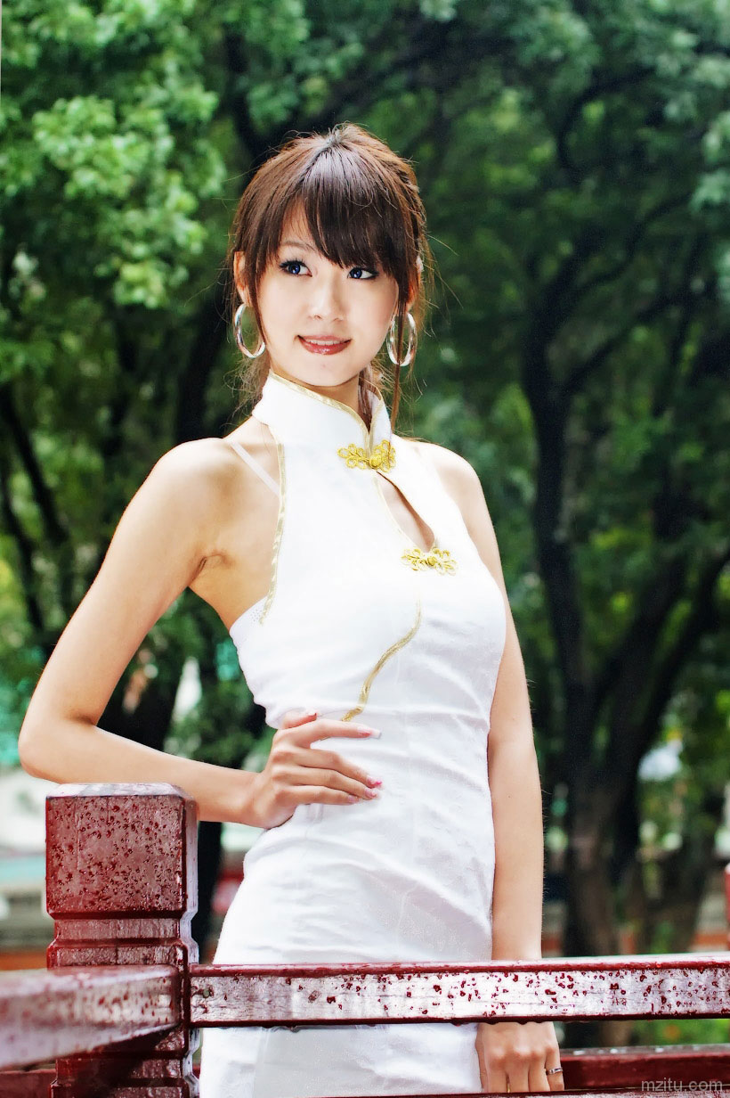 崔友晶气质旗袍写真