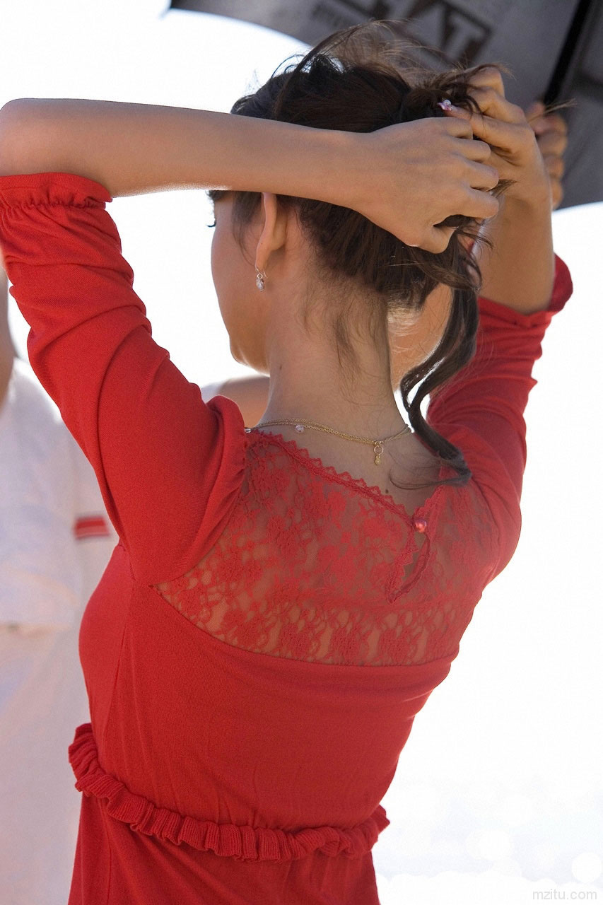 莉亚迪桑 Leah Dizon惹火写真