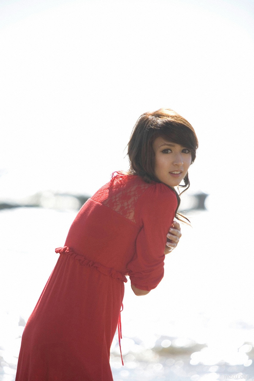 莉亚迪桑 Leah Dizon惹火写真