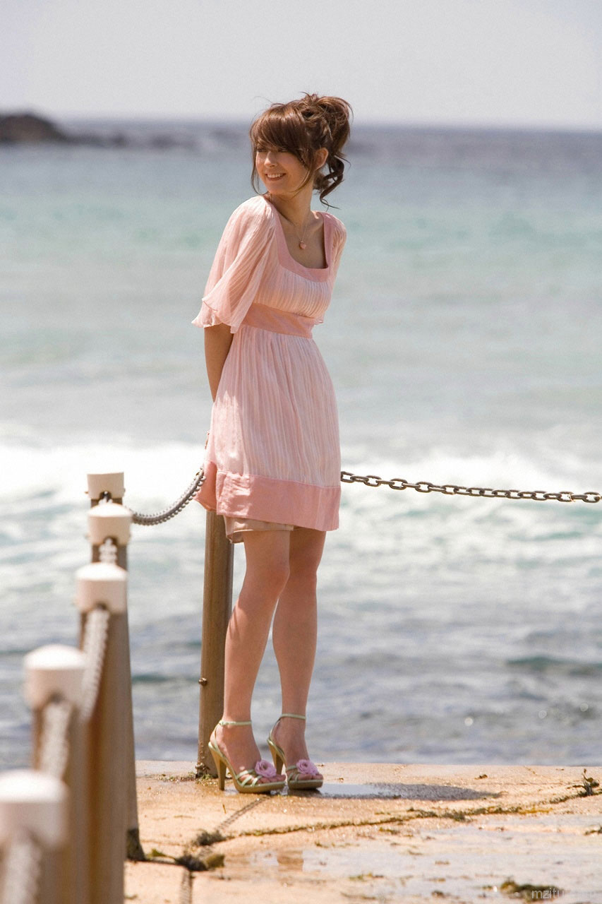 莉亚迪桑 Leah Dizon惹火写真