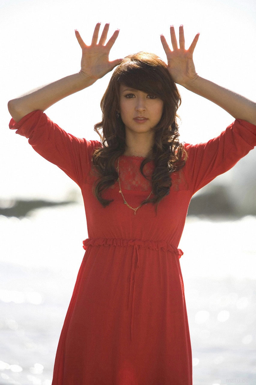 莉亚迪桑 Leah Dizon惹火写真