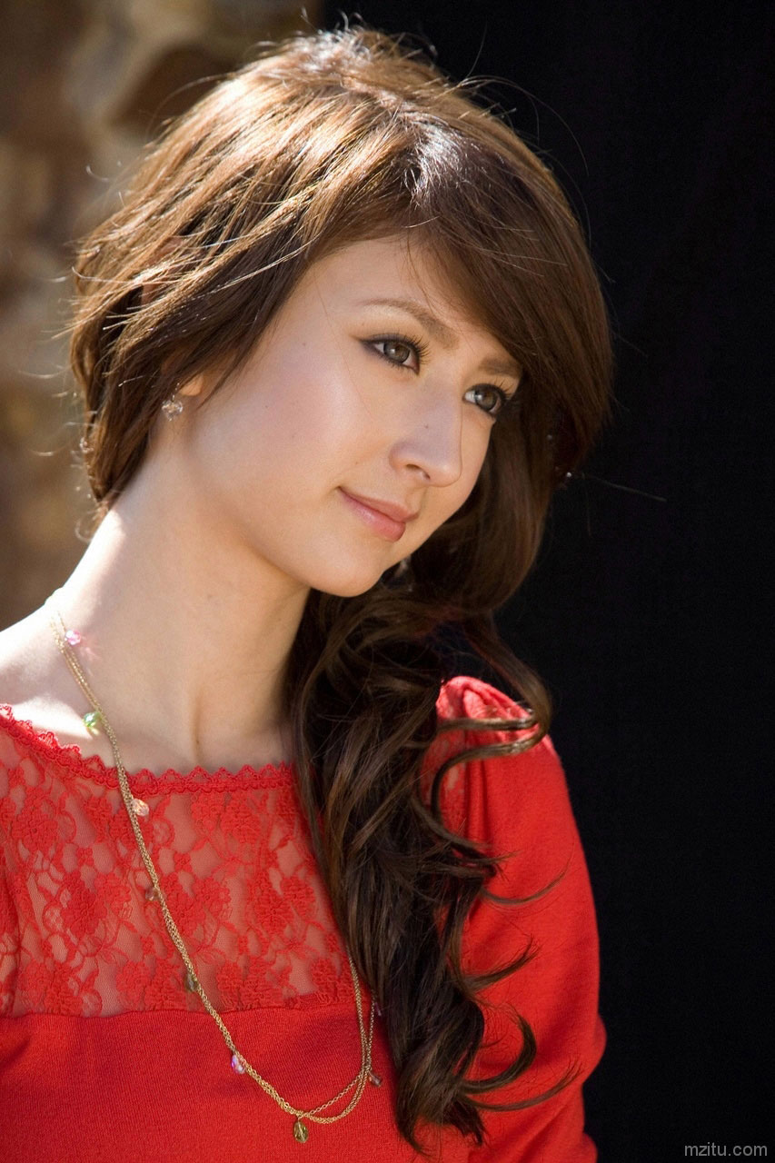 莉亚迪桑 Leah Dizon惹火写真