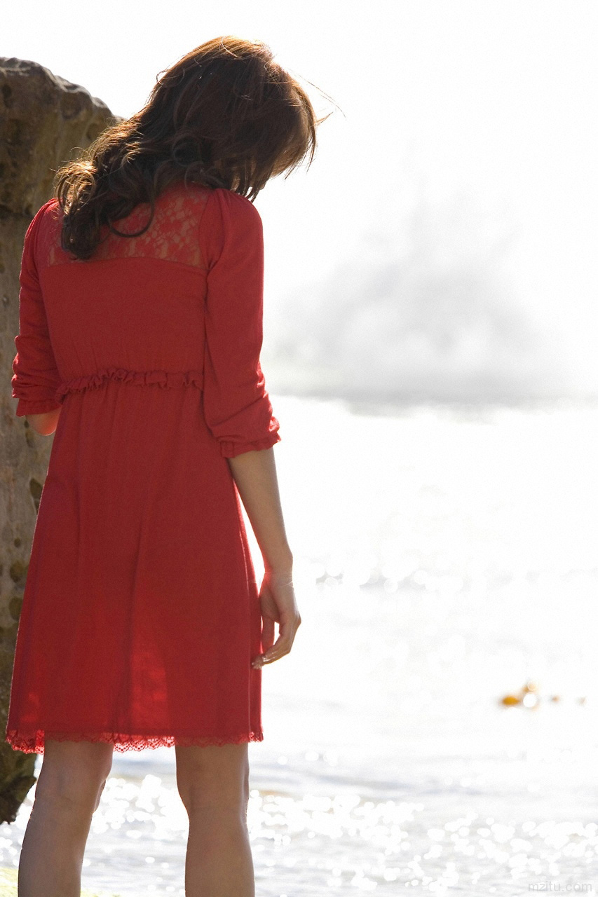 莉亚迪桑 Leah Dizon惹火写真