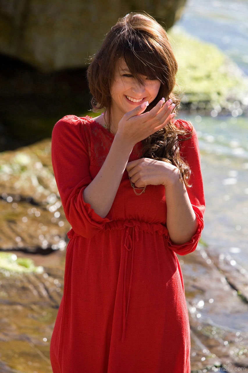 莉亚迪桑 Leah Dizon惹火写真