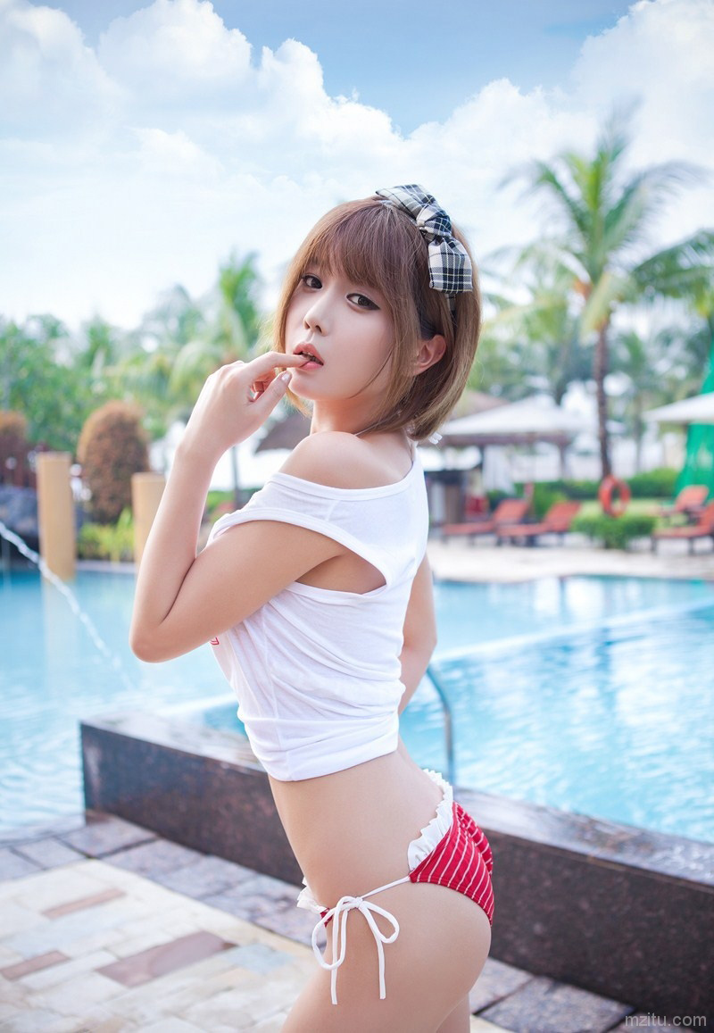 性感美女清新韩国车模诱惑写真