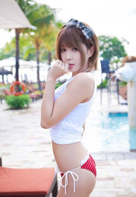 性感美女清新韩国车模诱惑写真