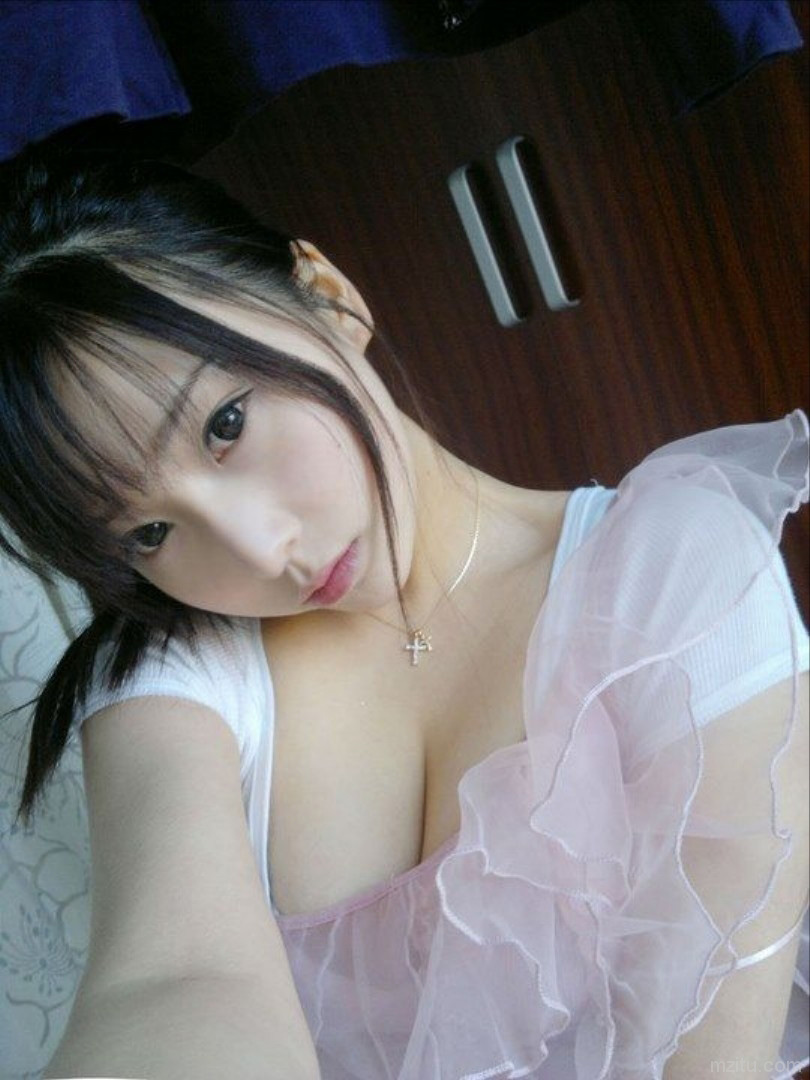 哈尼族童颜巨乳童小芯照片合集