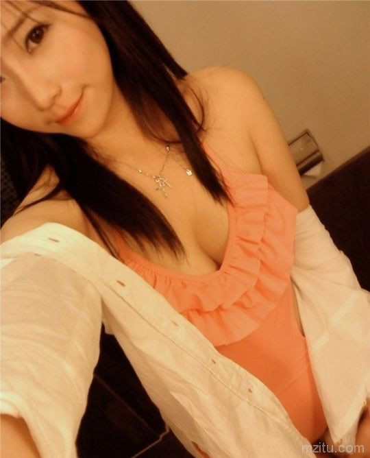 哈尼族童颜巨乳童小芯照片合集