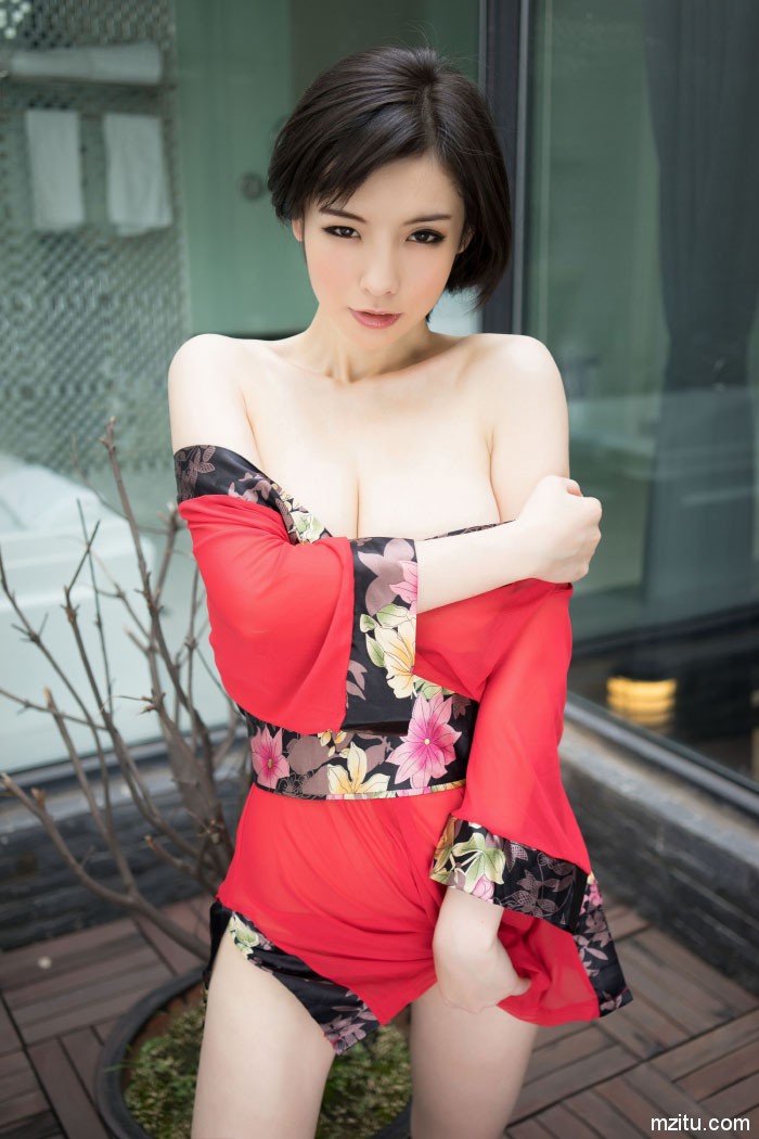 清新短发勾人电眼 小妖精Jenny佳妮全裸福利私拍流出