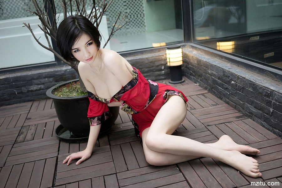 清新短发勾人电眼 小妖精Jenny佳妮全裸福利私拍流出