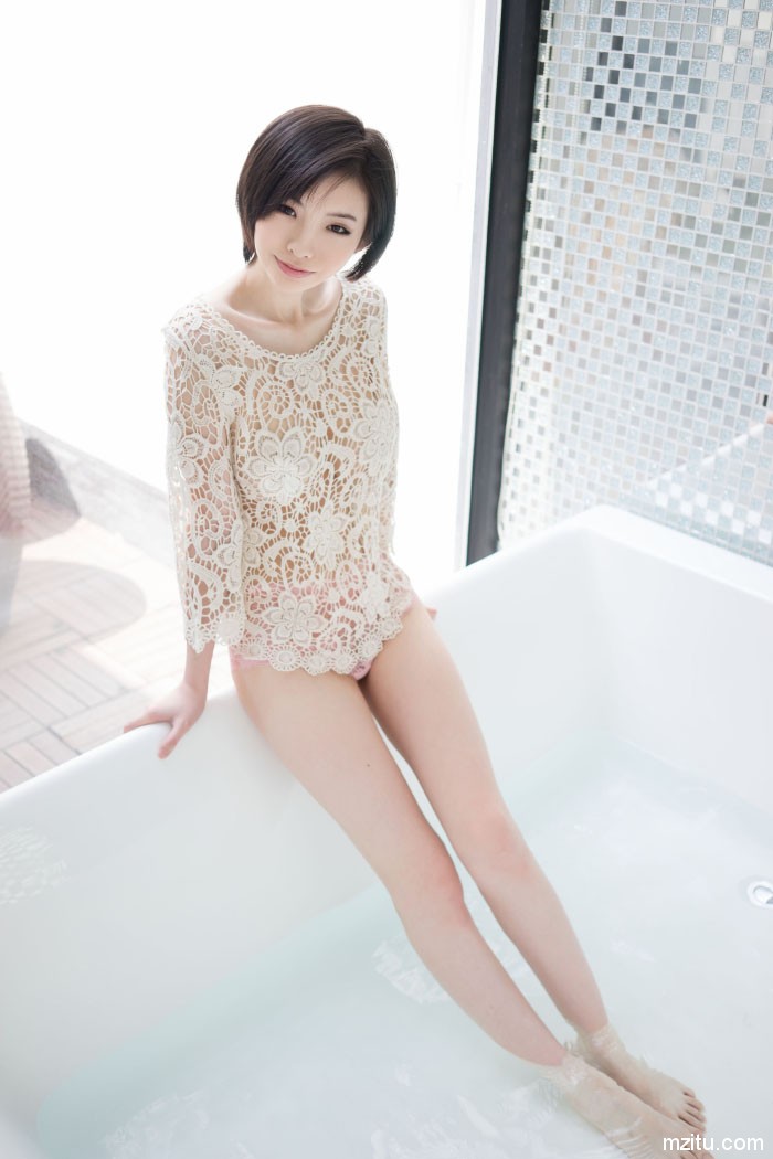 清新短发勾人电眼 小妖精Jenny佳妮全裸福利私拍流出